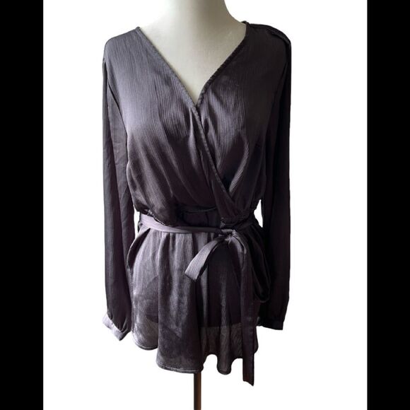 TORRID faux wrap peplum long sleeve blouse size 00 or size 10 - Picture 1 of 10